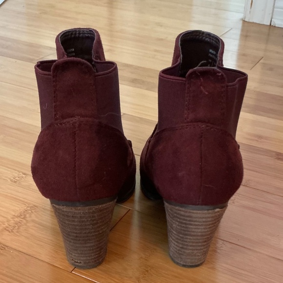 Call It Spring Burgundy Faux Suede Ankle Bootie Size 6 - Picture 4 of 7